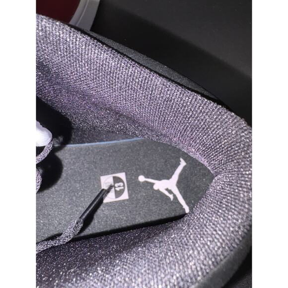 Size 13 - Jordan 1 Mid Chicago Black Toe 2020 554724-069 - Picture 15 of 16